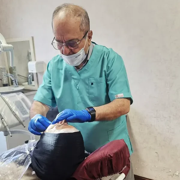 Dr alirezaei dentist2 600x600